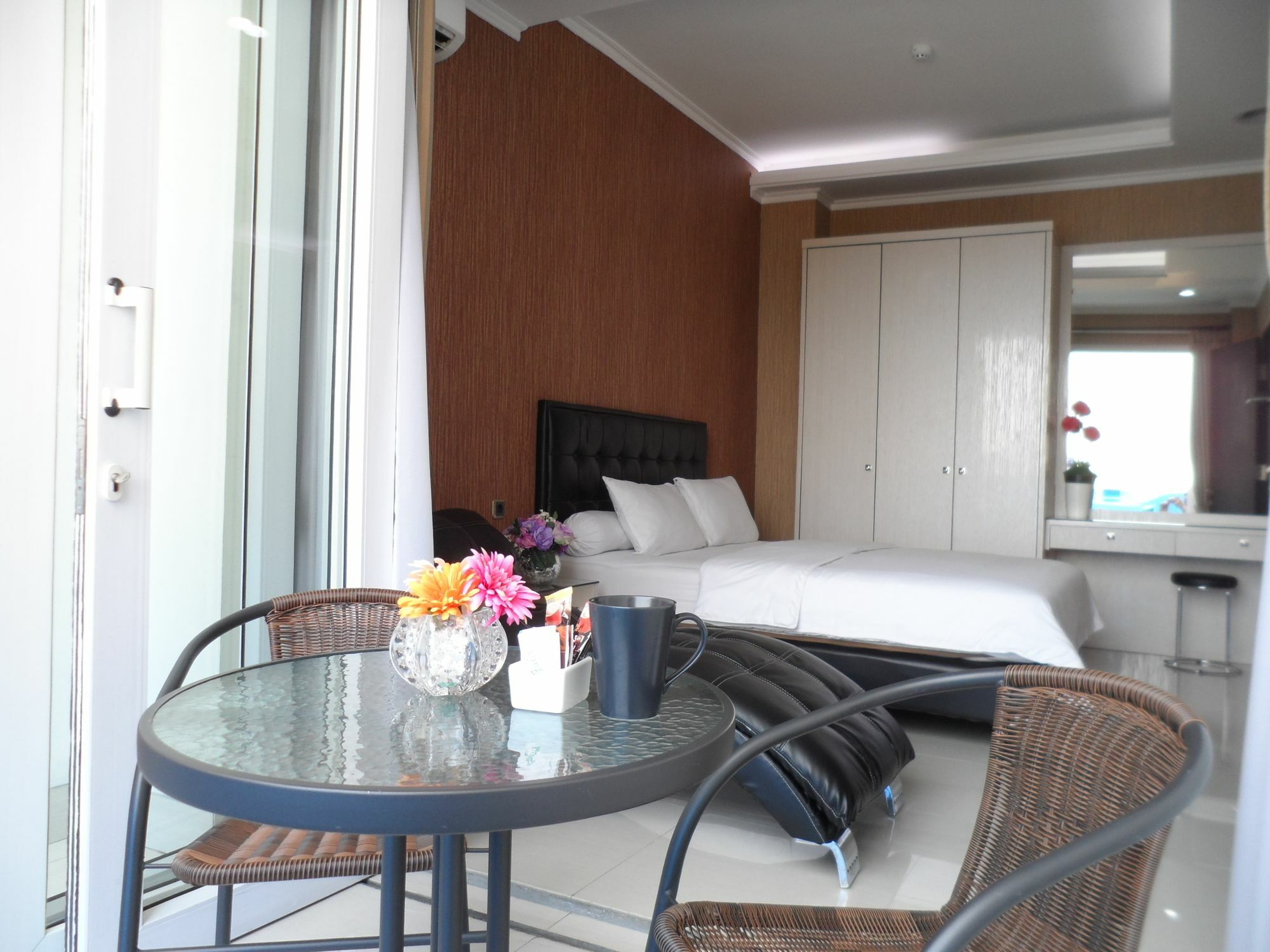 Harvia Suites Kebon Jeruk Jakarta Eksteriør bilde